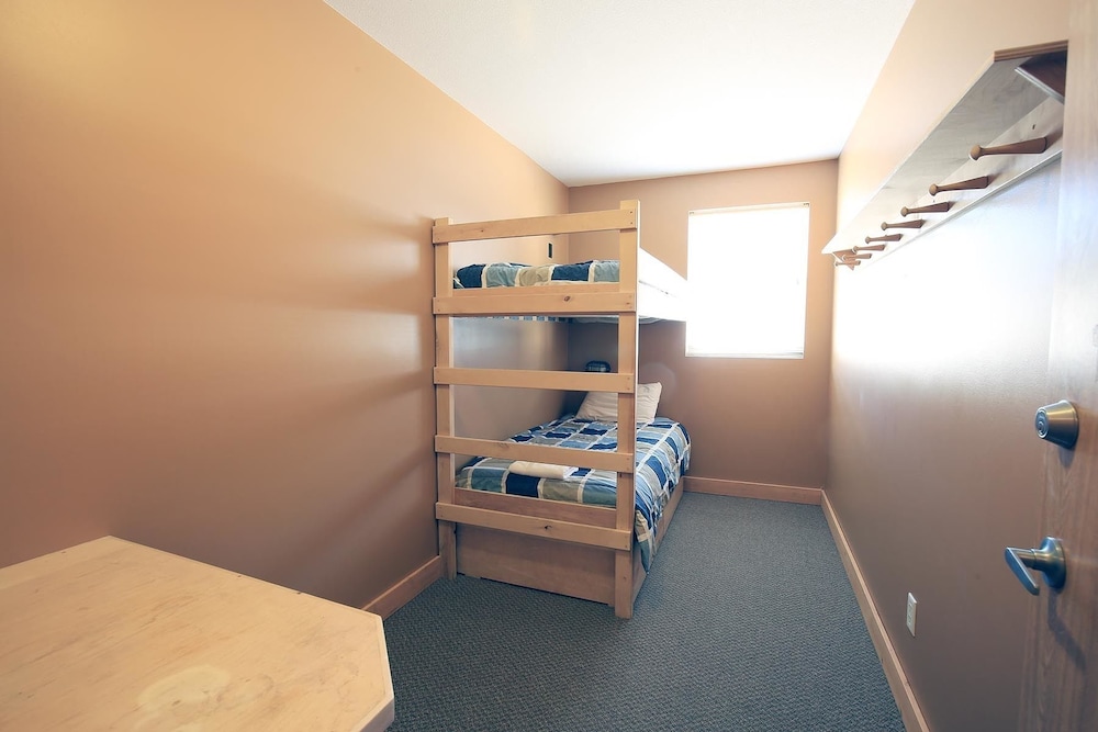 Executive Suite, 4 Bedrooms, Kitchen photo 2