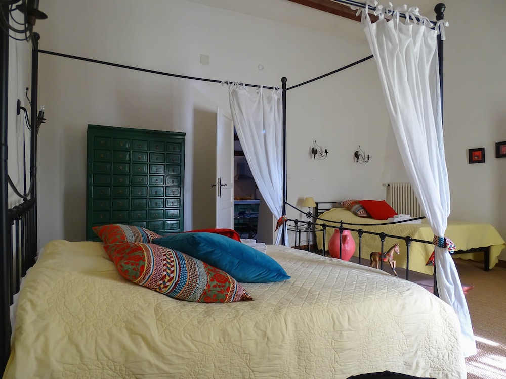 Quadruple Room, Ensuite, Garden View (Tournesol) photo 3