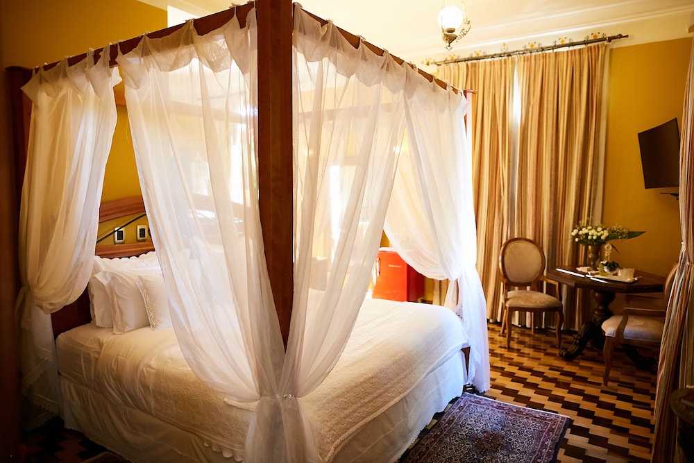 Suite - Photo 8
