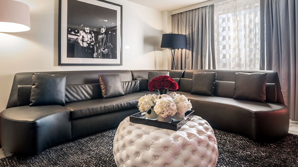 Suite, 1 King Bed