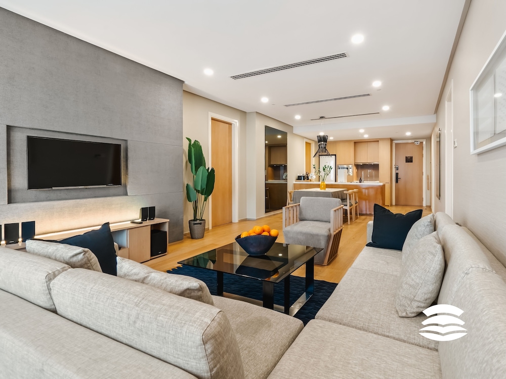 Family Apartment, City View