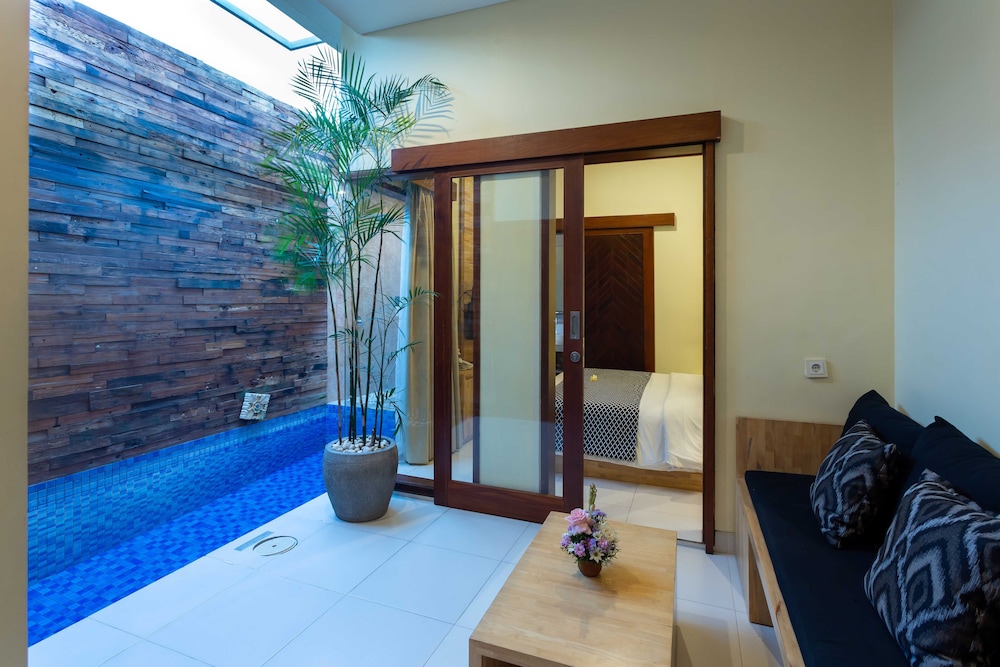 One Bedroom Plunge Pool Villa - Photo 32