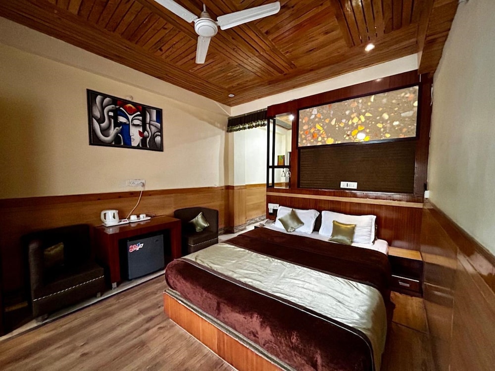 Deluxe Double Room, City View