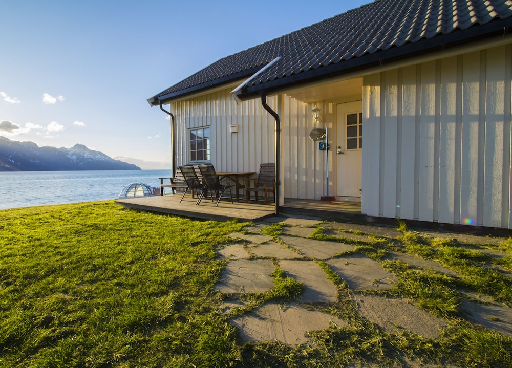 Panoramic House, 2 Bedrooms, Ocean View, Oceanfront photo 3