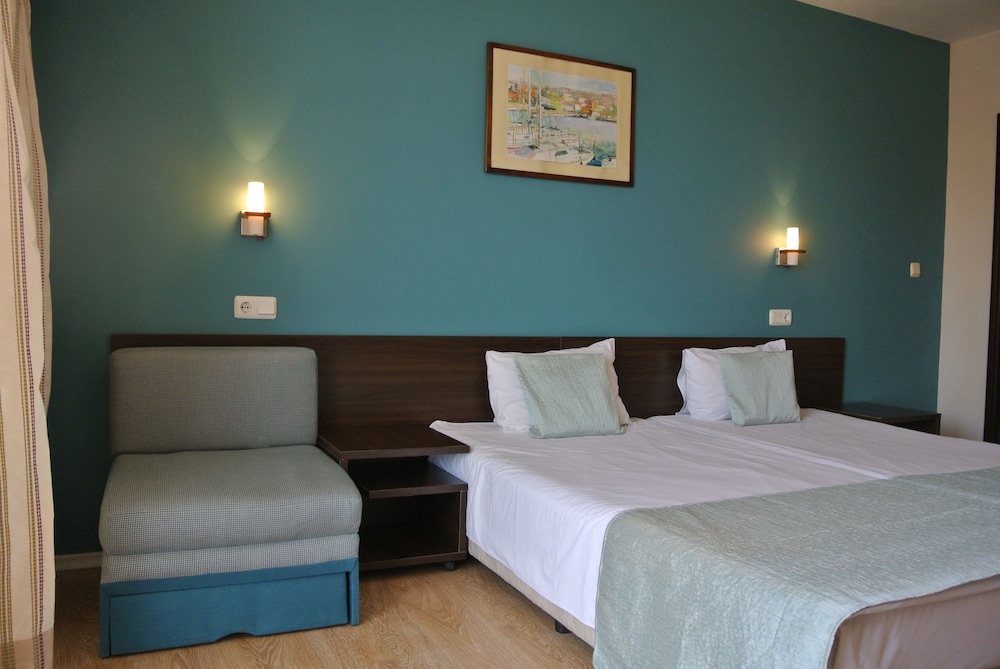 Standard Triple Room - Photo 3