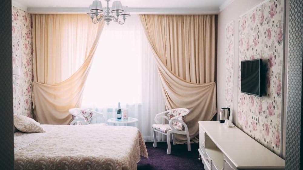 Honeymoon Room photo 2