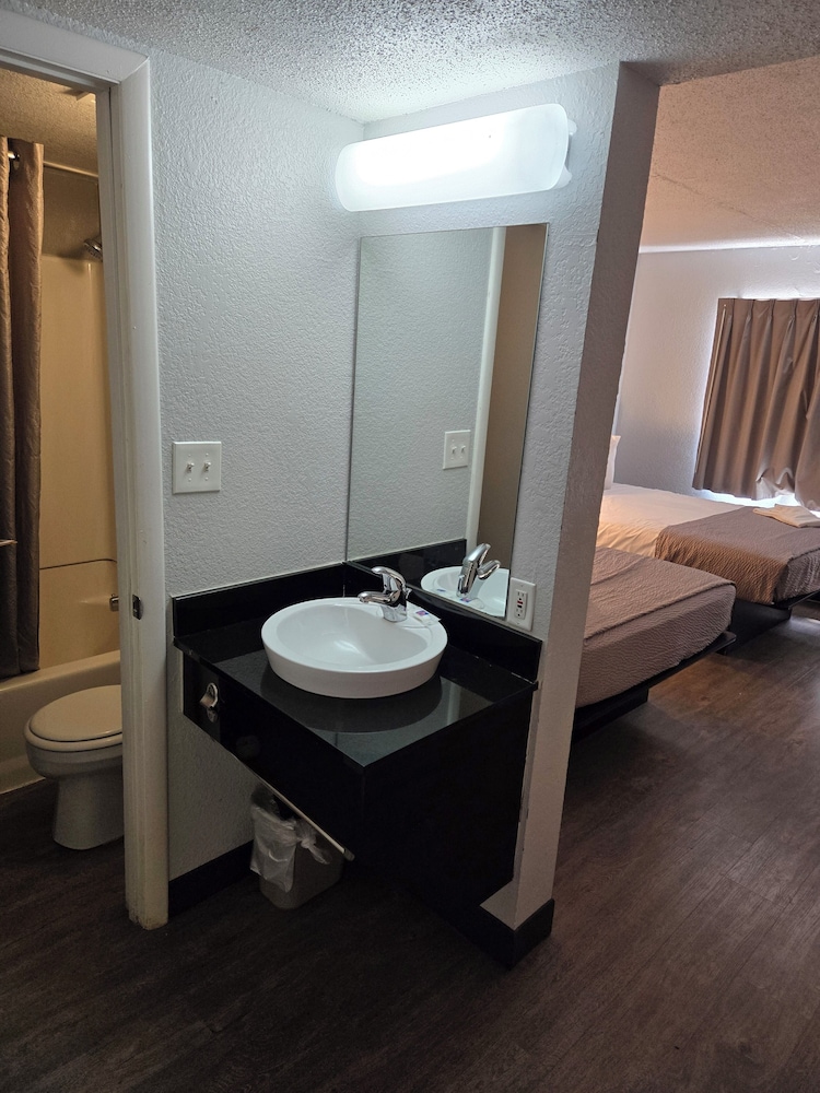 Deluxe Double Room, 1 King Bed, Non Smoking photo 1