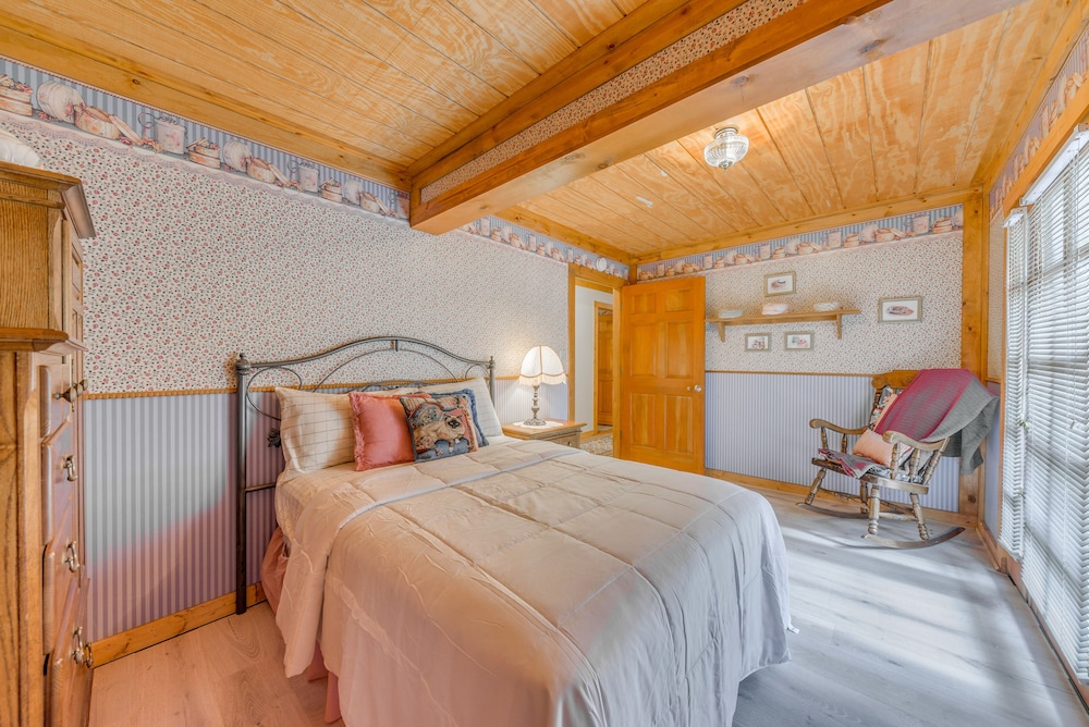 House (4 Bedrooms) photo 2