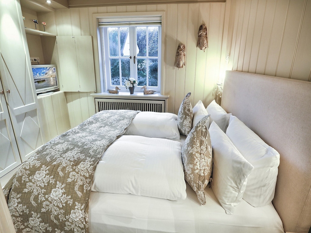 Room, Private Bathroom, Sea View photo 2