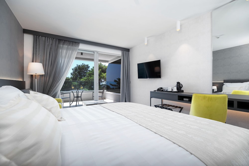 Double Room, Partial Sea View photo 3