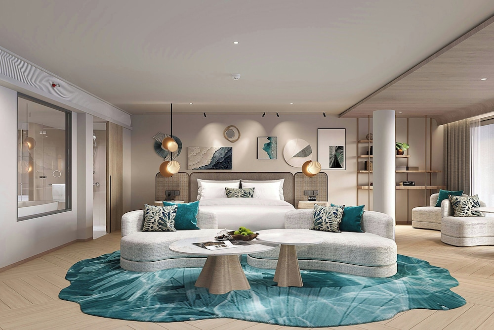 Suite, 1 King Bed (Garden access)
