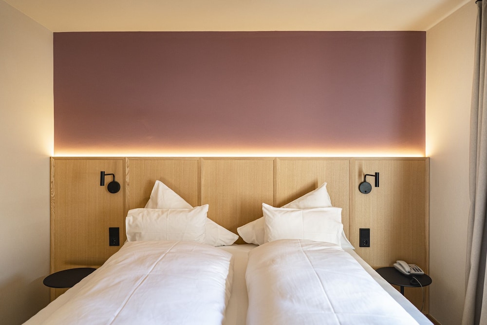 Classic Room, 1 Bedroom, Non Smoking, Mountain View photo 1