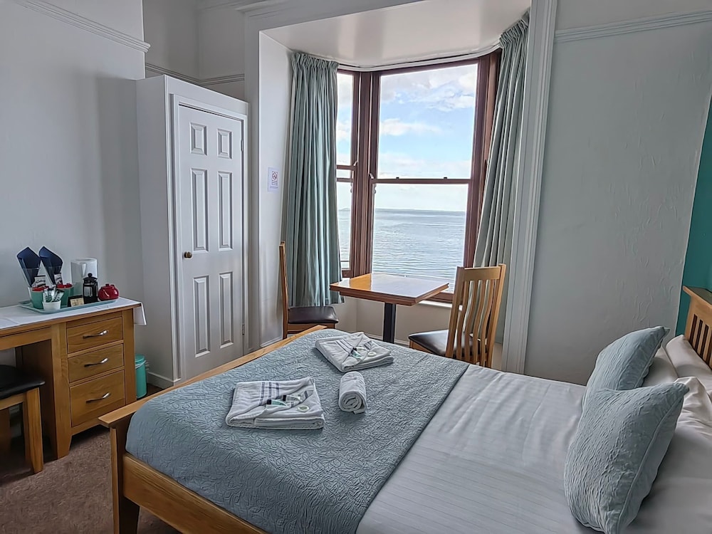Double Room, Ensuite, Sea View photo 3