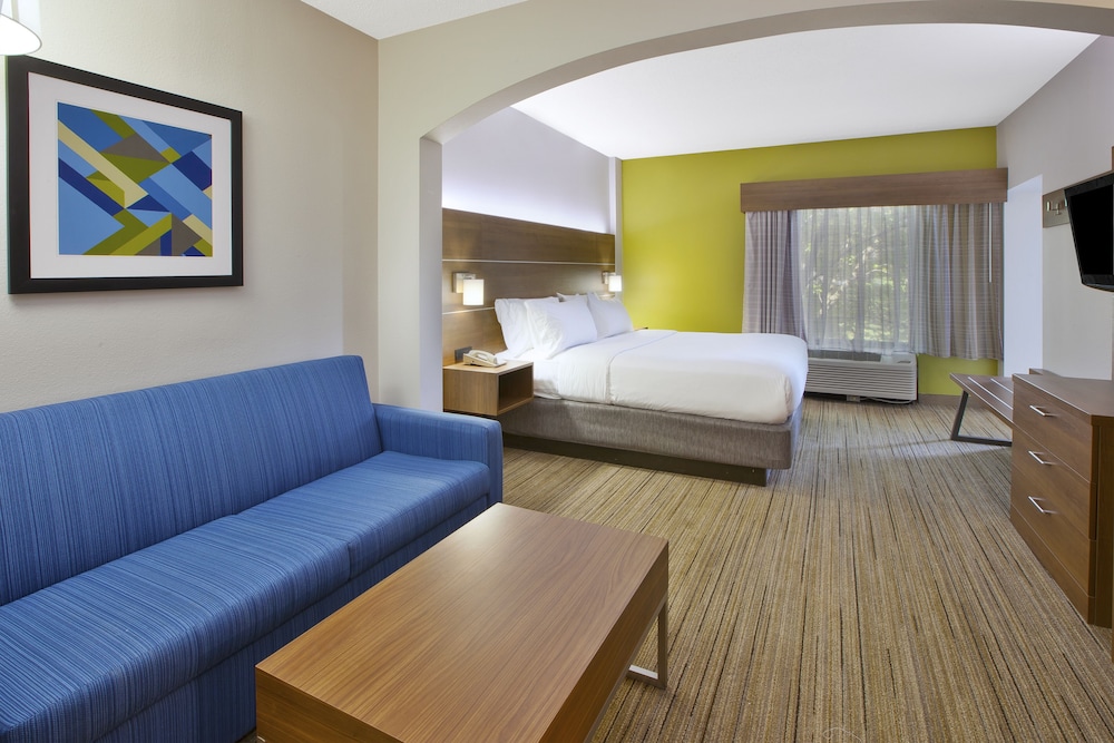 Suite, 1 King Bed, Jetted Tub - Photo 5