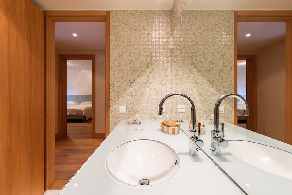 Penthouse (Modern) - Photo 2