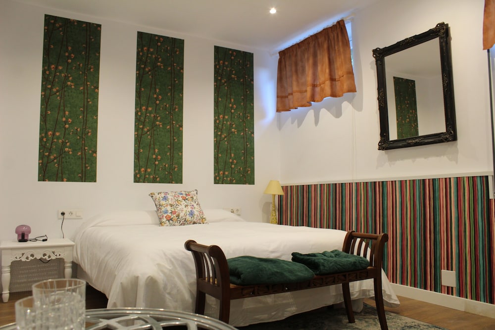 Basic Double Room photo 2