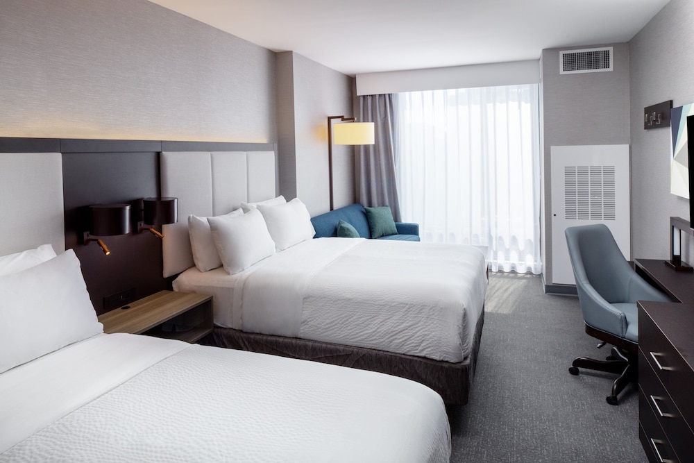 Standard Room, Multiple Beds photo 1