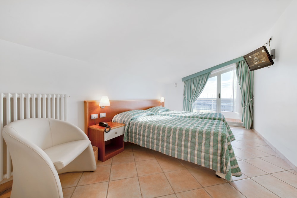 Superior Apartment, 2 Bedrooms, Kitchenette, Ocean View, photo 6