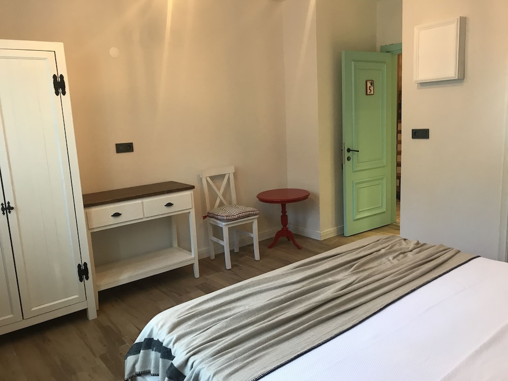 Standard Room, Hill View photo 2