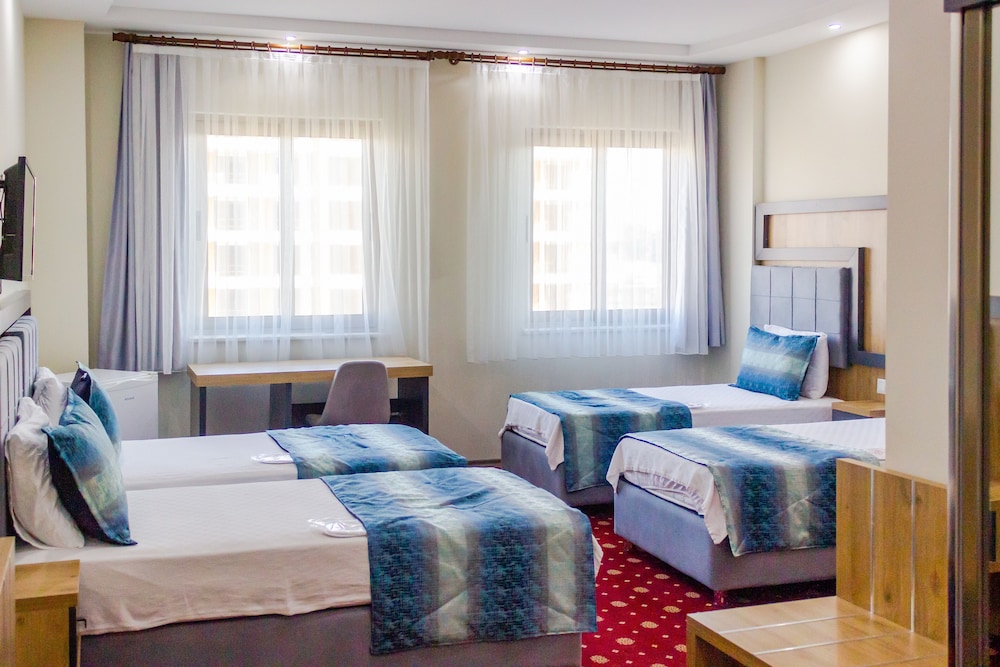 Room (5 People) - Photo 1