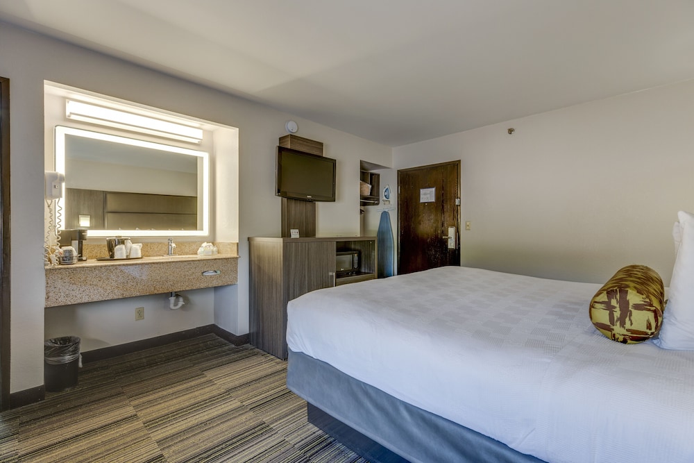 Standard Room, 1 King Bed - Photo 9