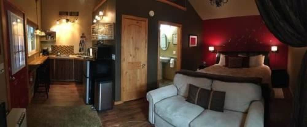 Moose Cabin photo 1
