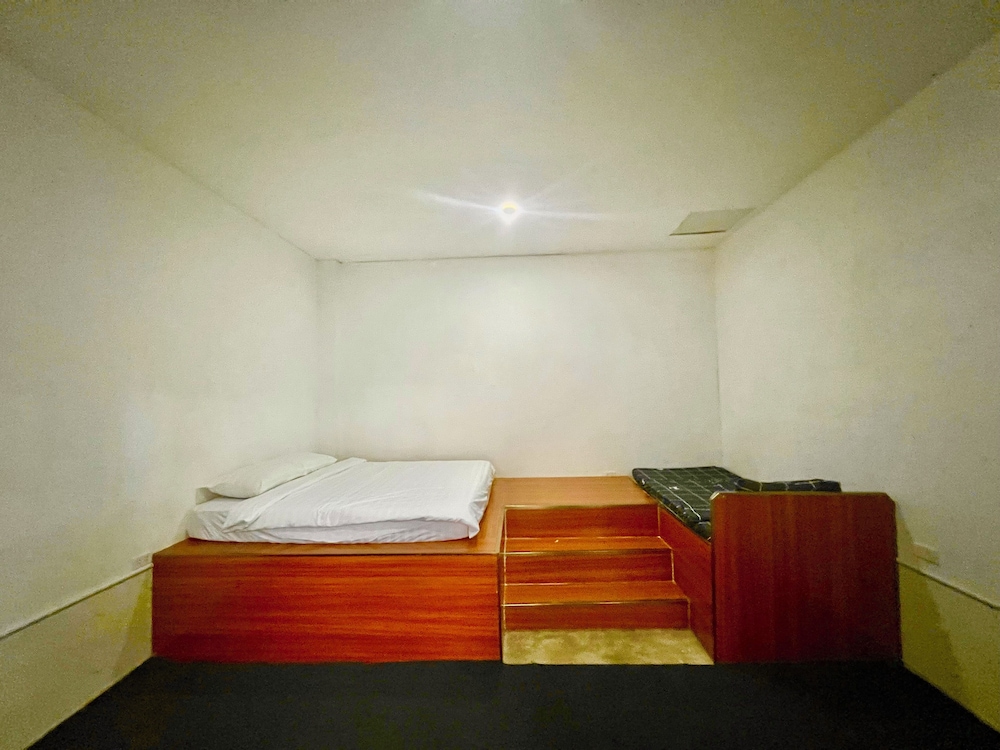 Economy Triple Room, Shared Bathroom, Pool View