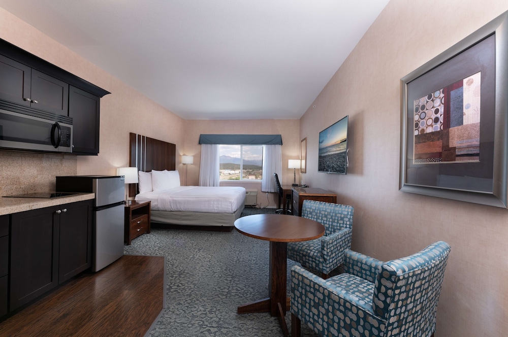 Standard Room, 1 King Bed, Non Smoking, Kitchenette