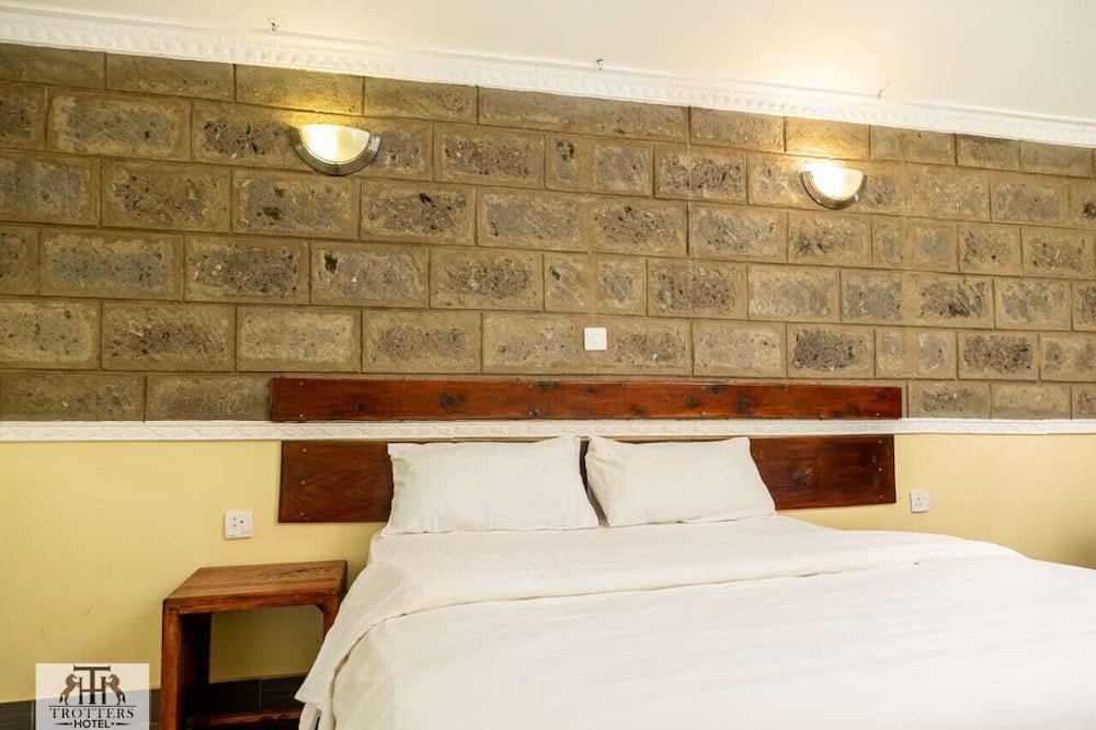 Economy Single Room, Balcony, Garden View
