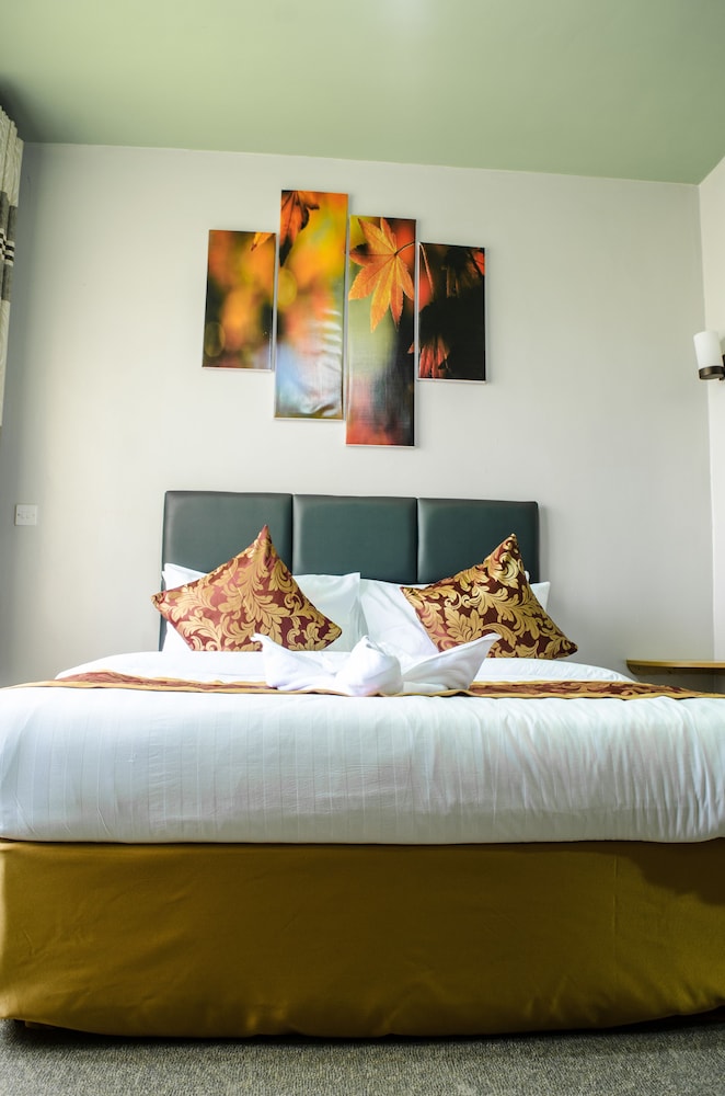 Twin Room, 2 Double Beds photo 3