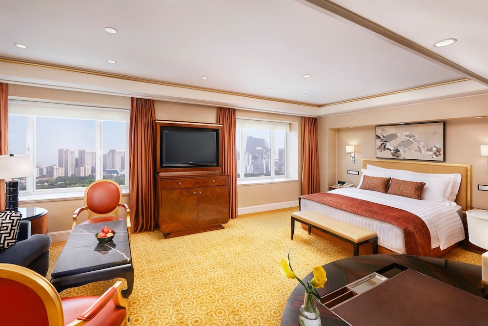 Deluxe Studio, 1 King Bed, City View photo 1