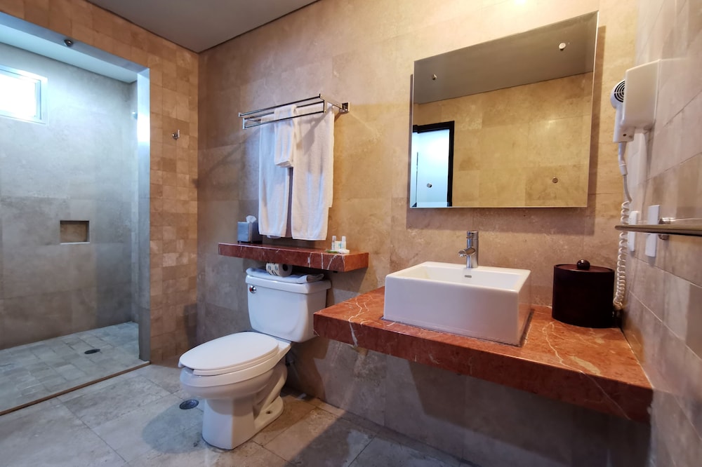 Standard Room, 2 Double Beds - Photo 4