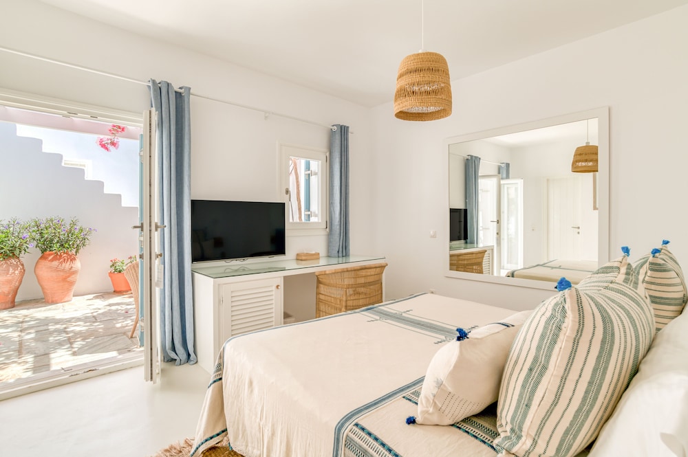 Double or Twin Room, Patio (Sifnos) photo 3