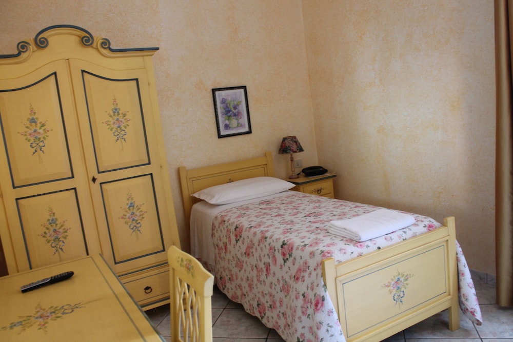 Classic Quadruple Room photo 2