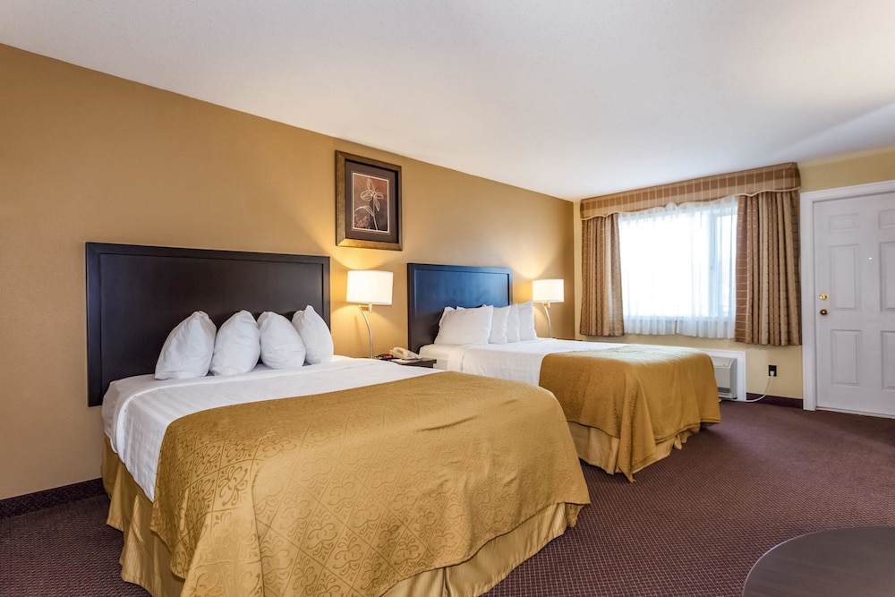 Standard Room, 2 Queen Beds, Non Smoking - Photo 4