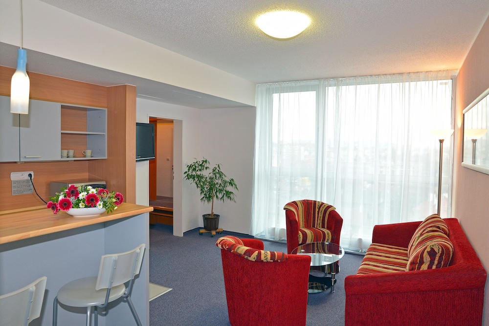 Standard Apartment, 1 King Bed with Sofa bed (free Panorama Vitality Point Spa) photo 3