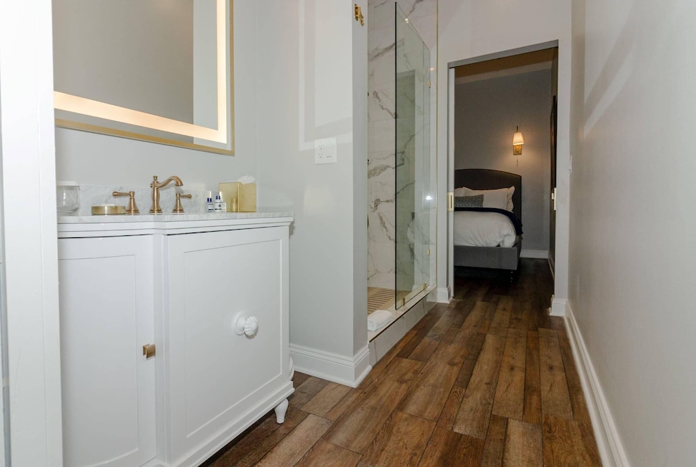 Suite, 2 Queen Beds, Non Smoking - Photo 2