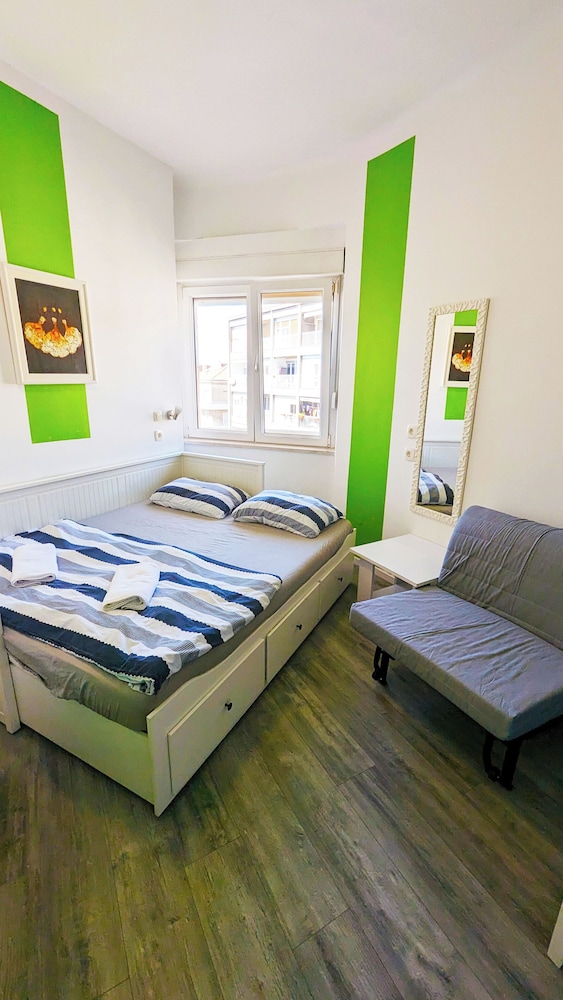 Double Room, 1 Double Bed, Non Smoking, Private Bathroom - Photo 10