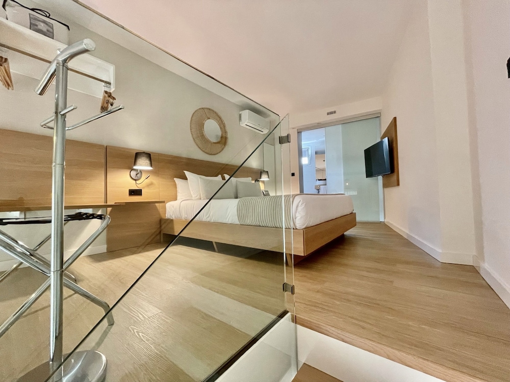 Deluxe Loft - Photo 3