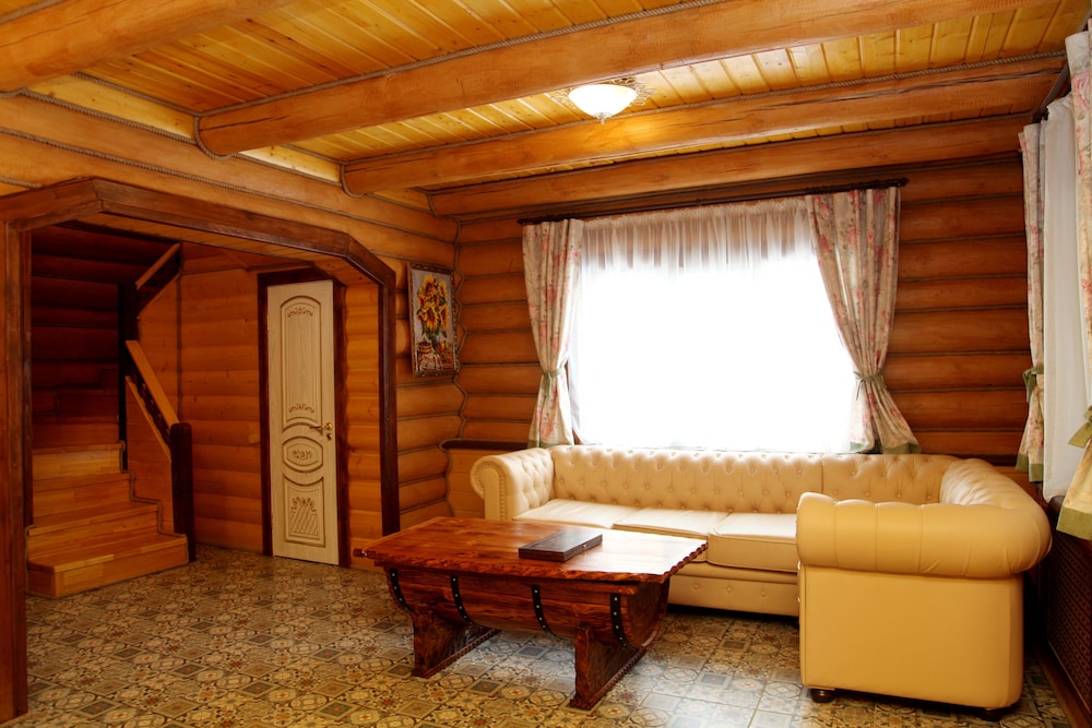 House, 2 Bedrooms photo 1