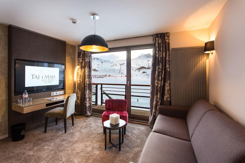 Junior Suite, 1 Bedroom, Balcony, Mountain View