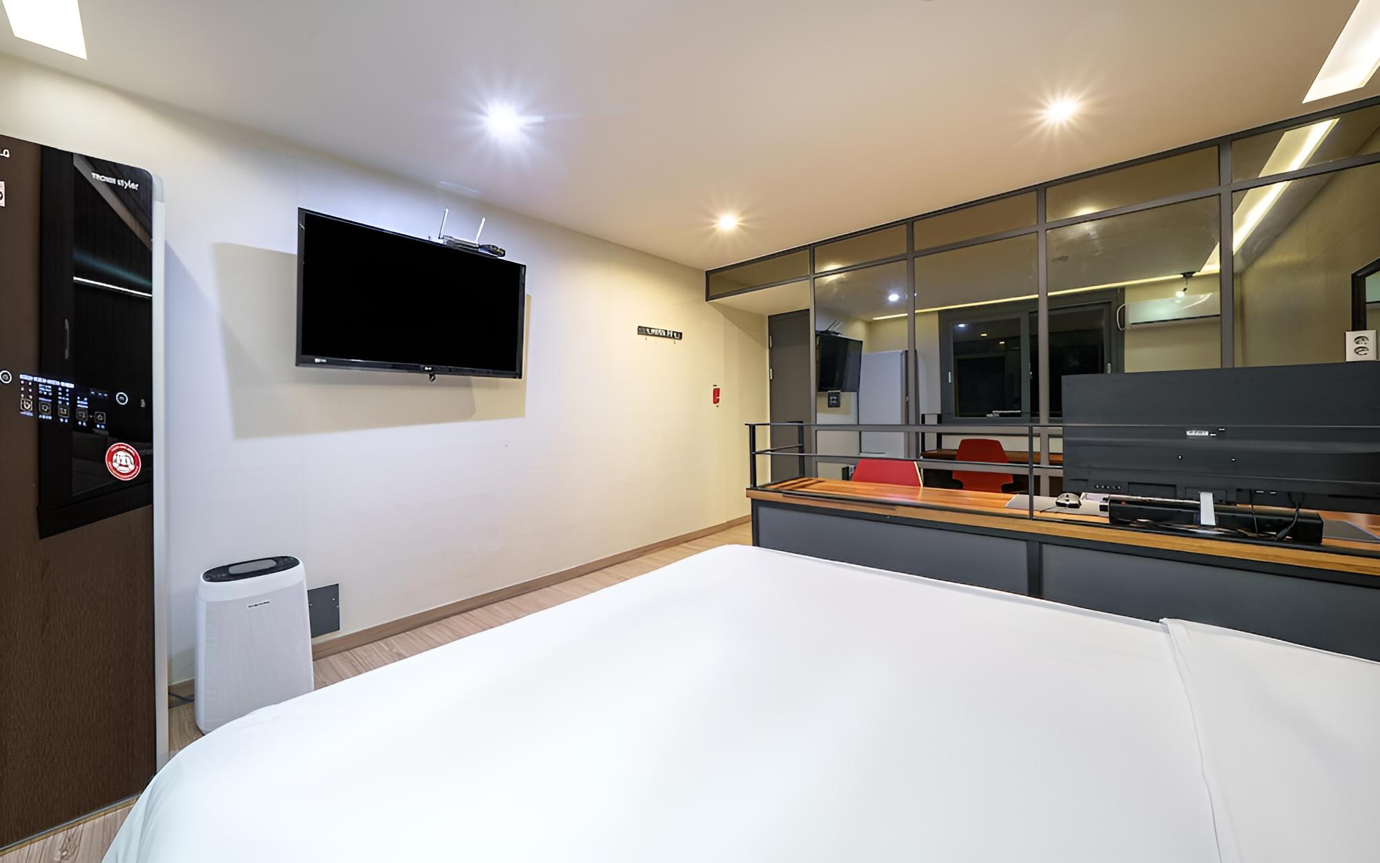 Room (Semi-special B (Gaming PC Netflix Ava) - Photo 7