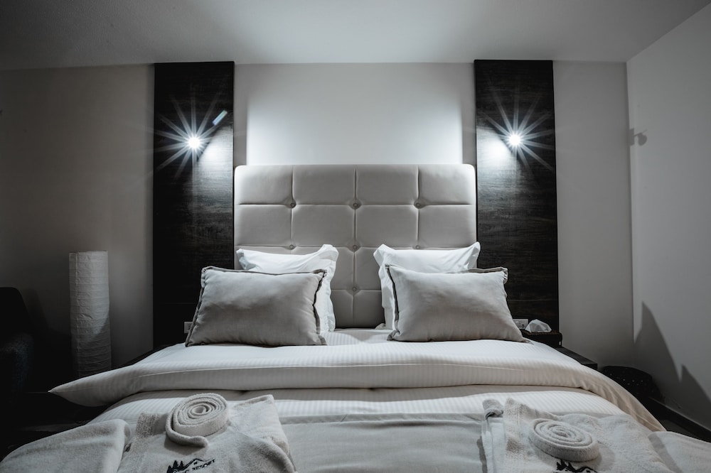 Deluxe Double Room With Terrace photo 2