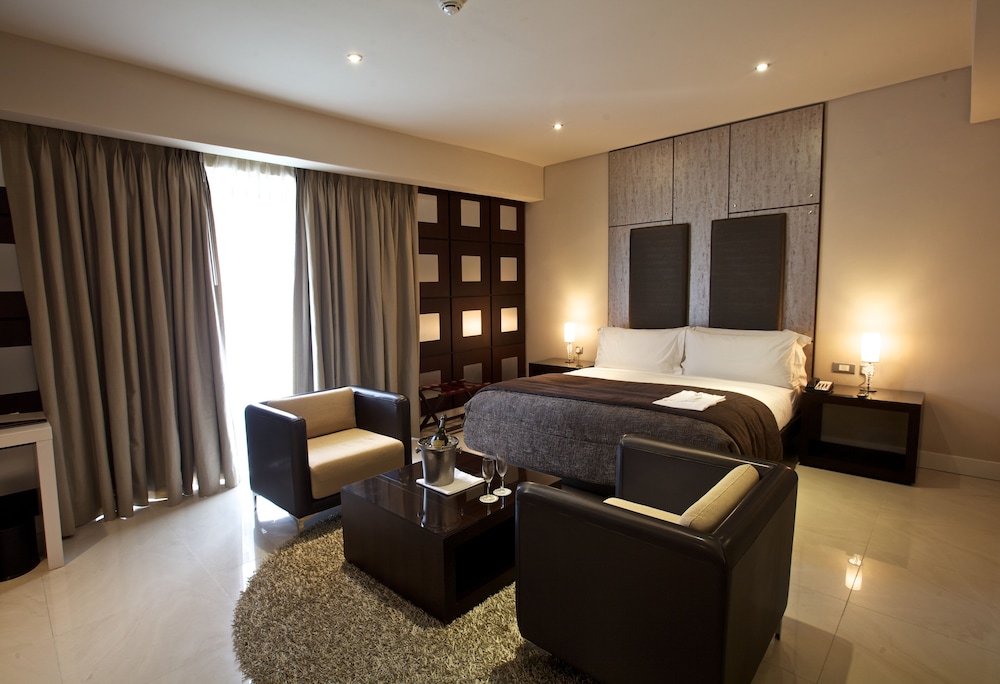 Executive Room, 1 King Bed, Non Smoking photo 1