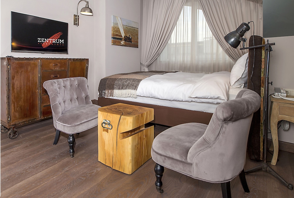 Business Apartment, 1 King Bed photo 2
