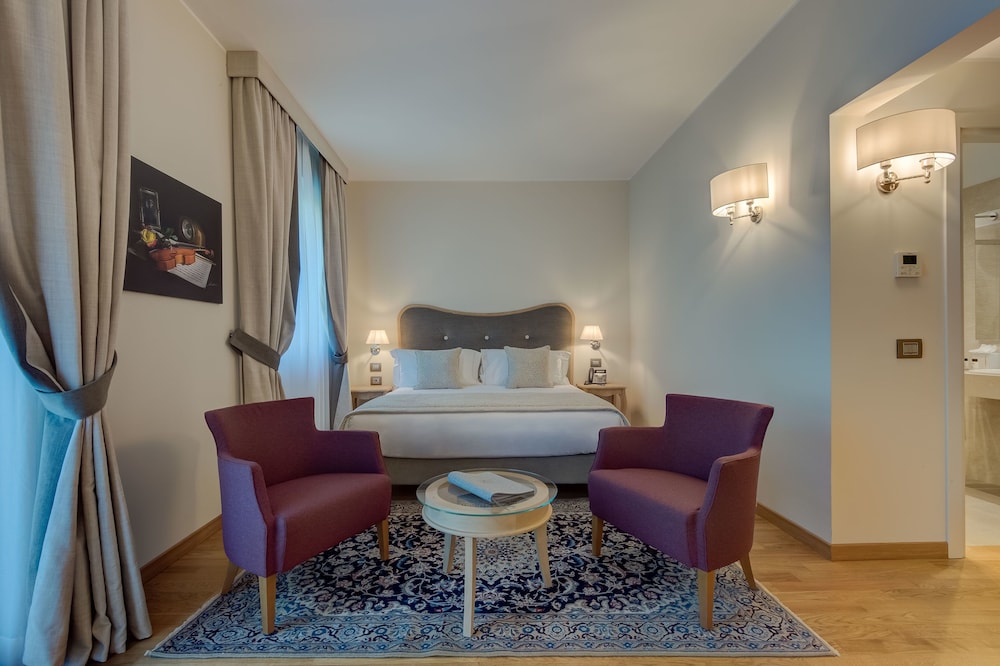 Premium Double Room, Patio photo 3