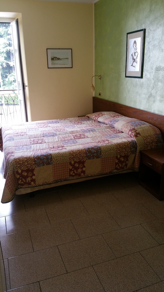 Standard Double Room photo 3