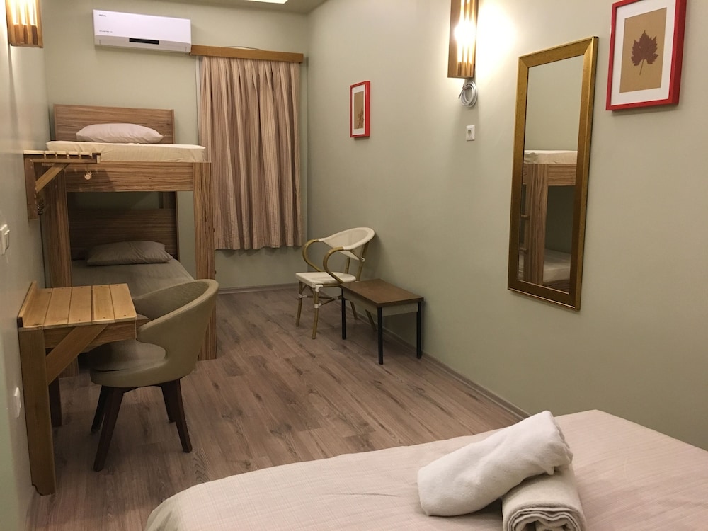 Deluxe Twin Room, Private Bathroom photo 3