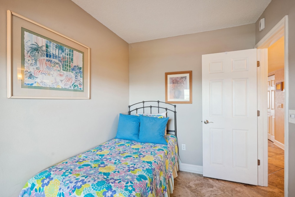 Condo, 1 King Bed with Sofa bed (Villa Madeira 405 - Premier) photo 1