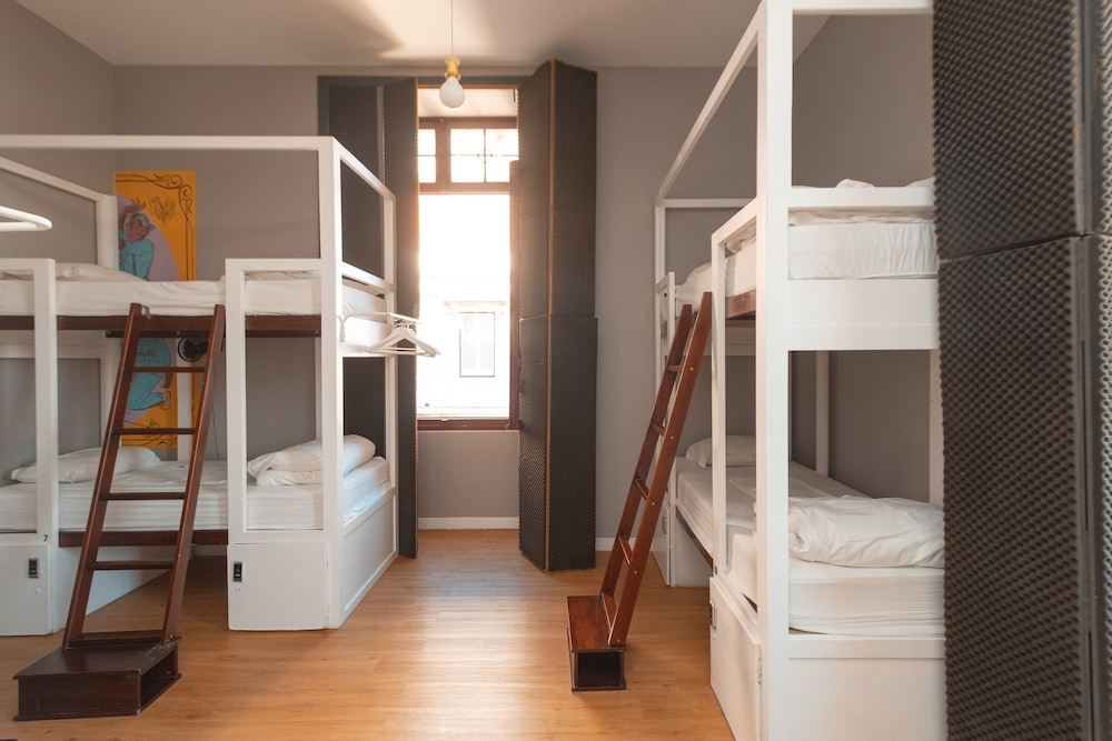 Shared Dormitory, Mixed Dorm, Private Bathroom (1 Bed in a 4 Bed Dorm) photo 1